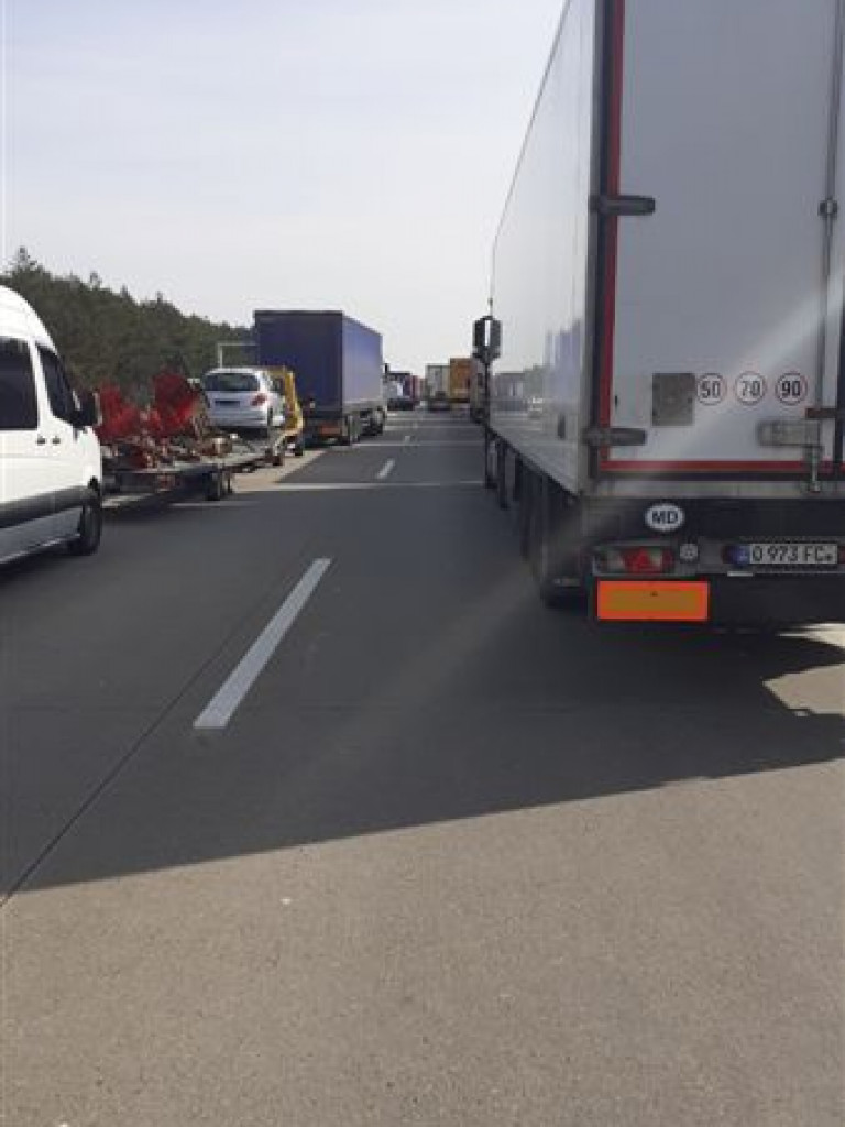 Kierowcy utknęli na granicach