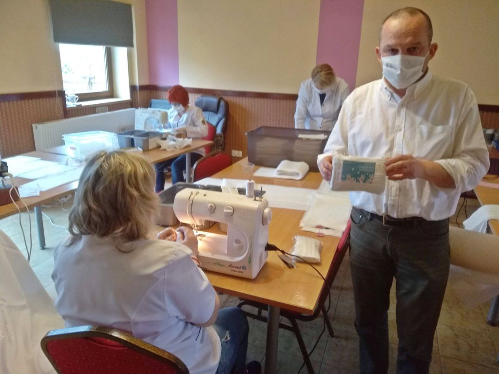 Dinopark w Kołacinku: szyjemy maseczki, żeby nie zwariować