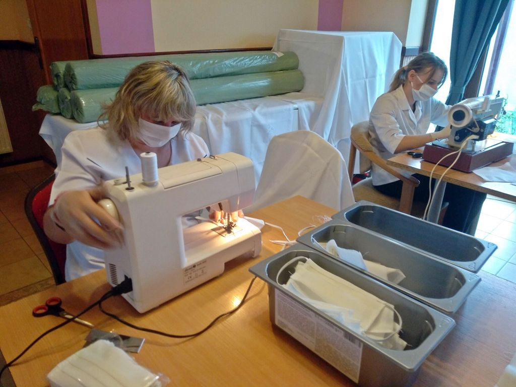 Dinopark w Kołacinku: szyjemy maseczki, żeby nie zwariować