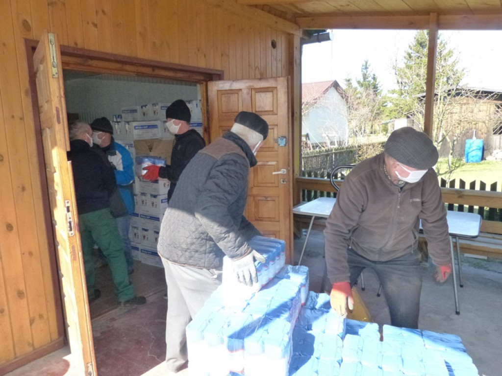 Pomoc żywnościowa dociera do potrzebujących