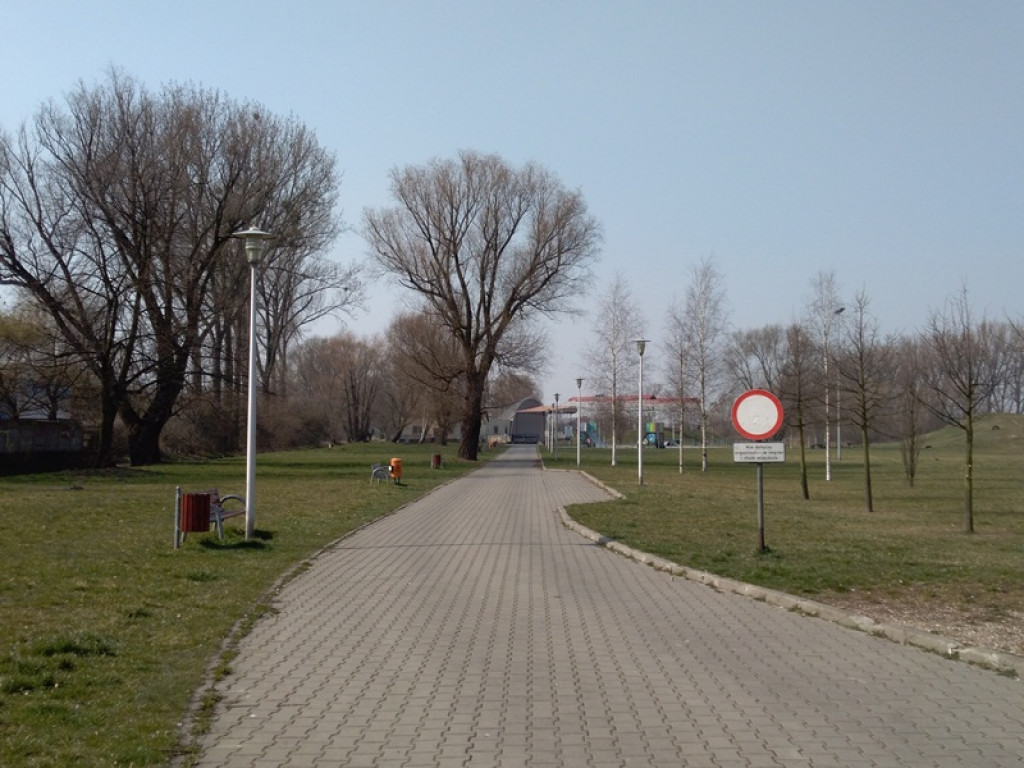 Jak radzimy sobie z ograniczeniem wyjść z domu?