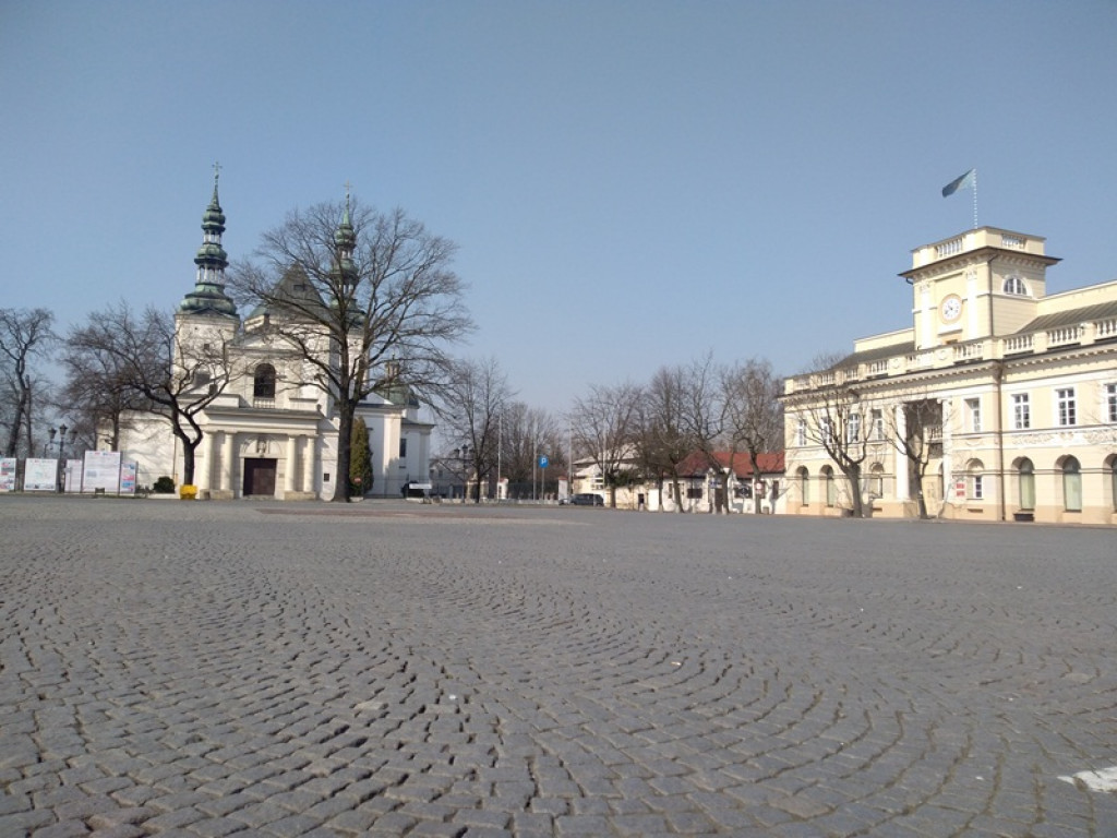 Jak radzimy sobie z ograniczeniem wyjść z domu?