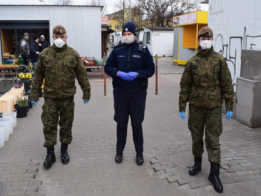 Na targowisku w Łowiczu handel trwa