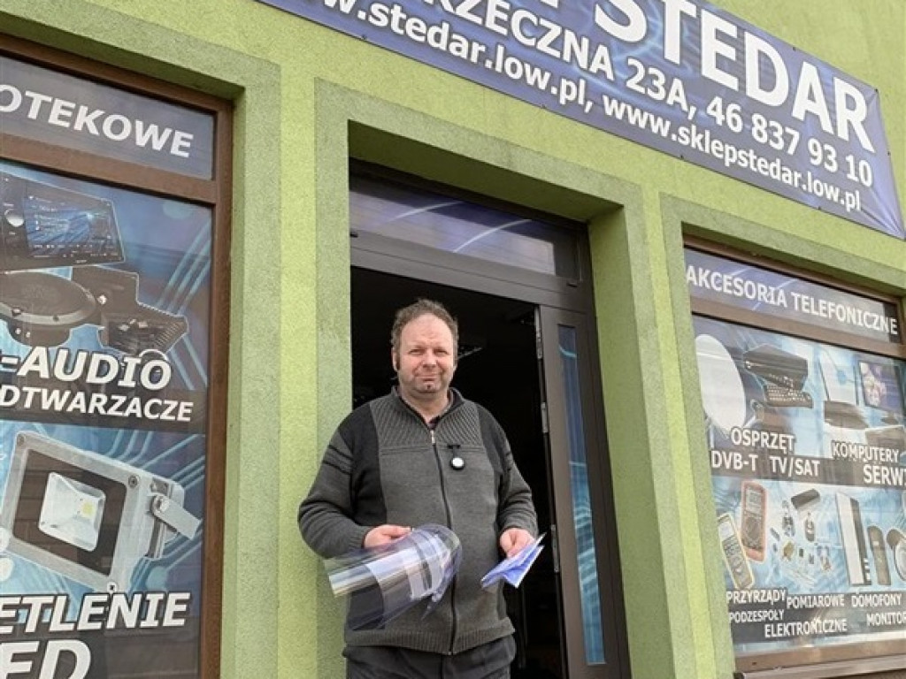 Łączy nas Łowicz produkuje przyłbice ochronne
