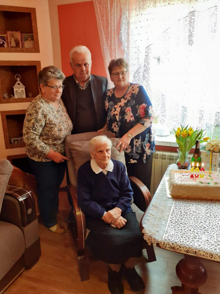 Gmina Dmosin: Anna Dąbrowska świętowała setne urodziny