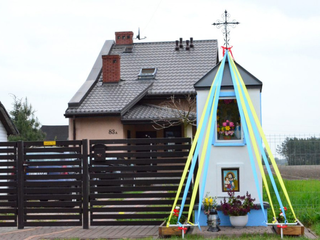 Kapliczki udekorowane na 
