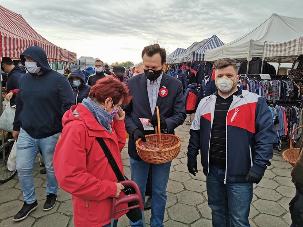 Biało-czerwone kotyliony od Łowickie.pl