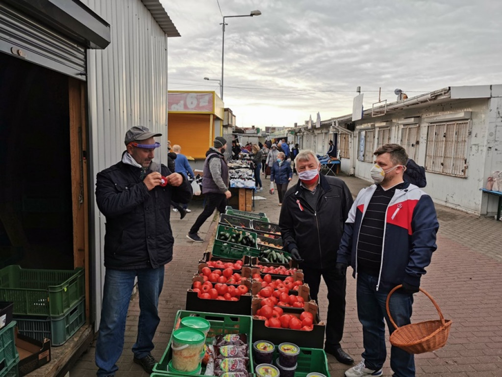 Biało-czerwone kotyliony od Łowickie.pl