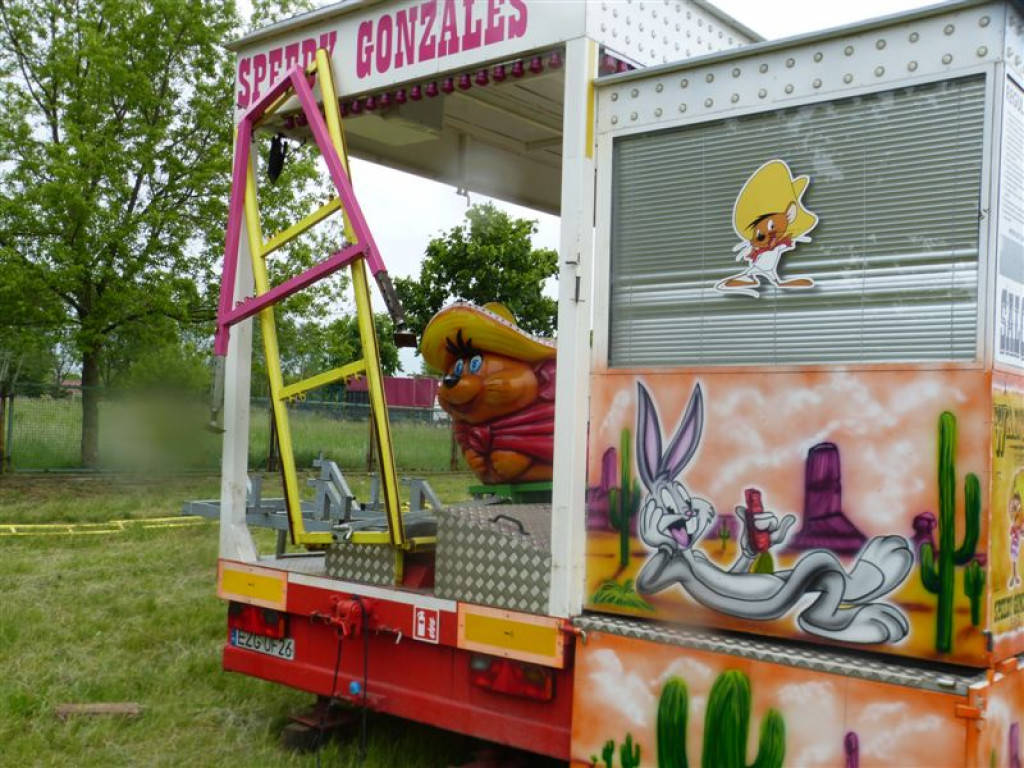 Wesołe miasteczko już powstaje
