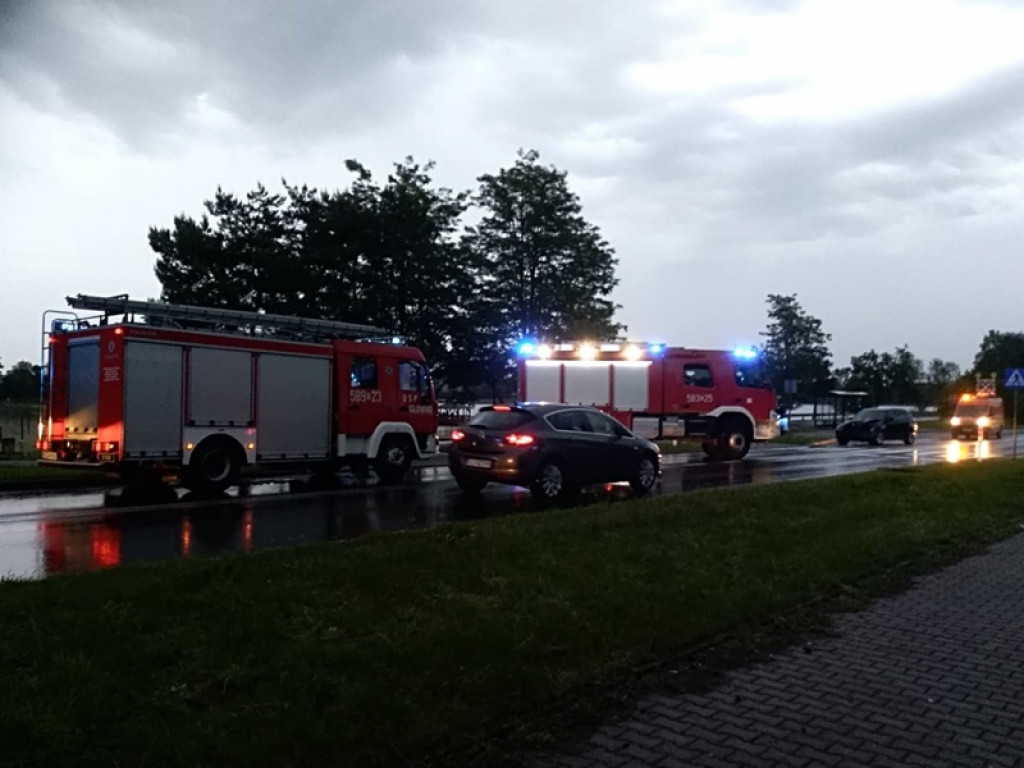 Wypadek w Głownie na pasach na DK 14