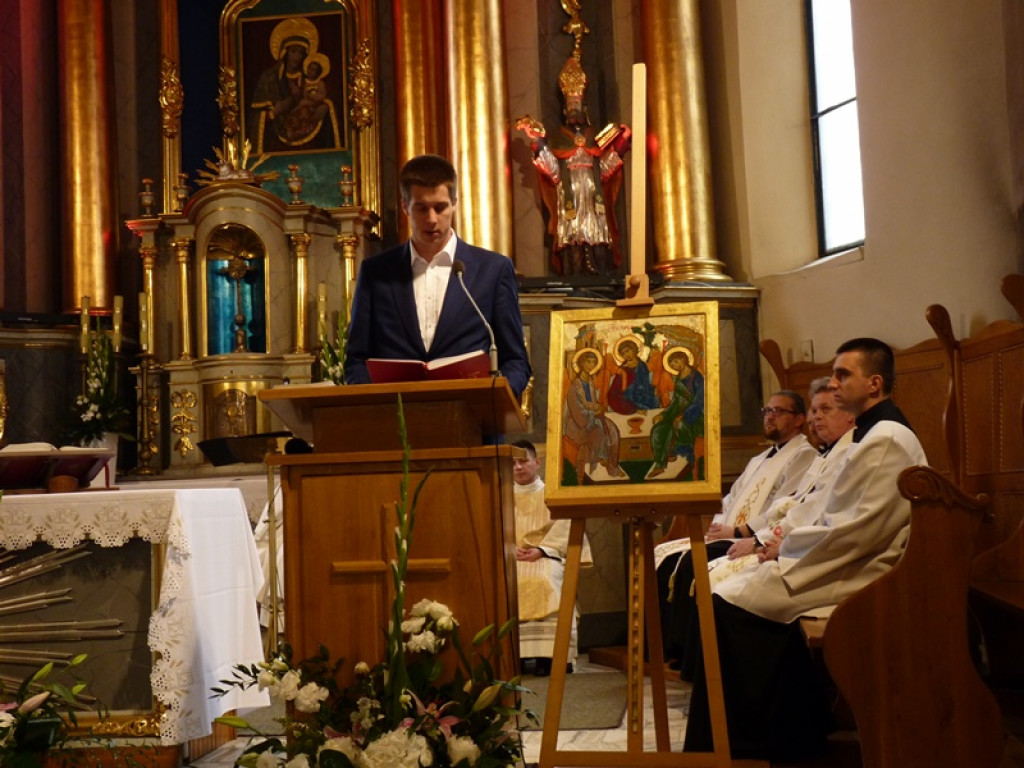 Kapłaństwo jest nieustannym wpatrywaniem się w Boga - prymicja ks. Olgierda Filipowicza