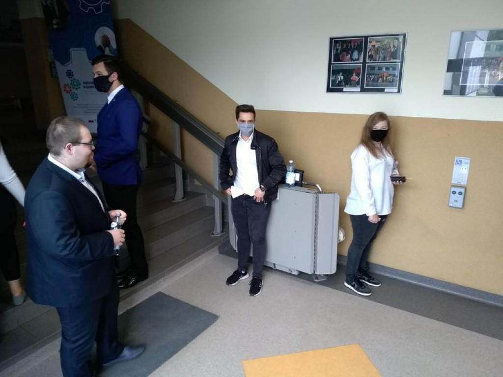 Czy się boją królowej nauk?