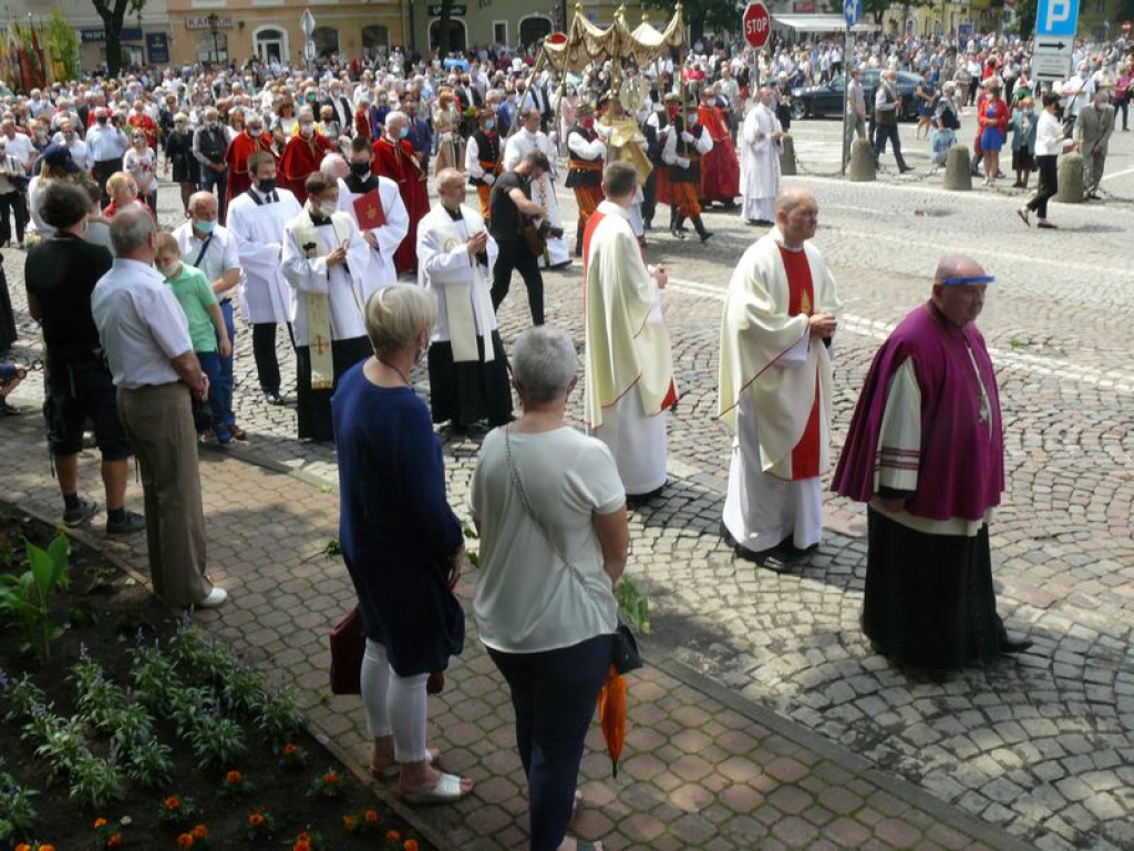 Procesja piękna, uroczysta i łowicka, choć skromniejsza FOTO i VIDEO