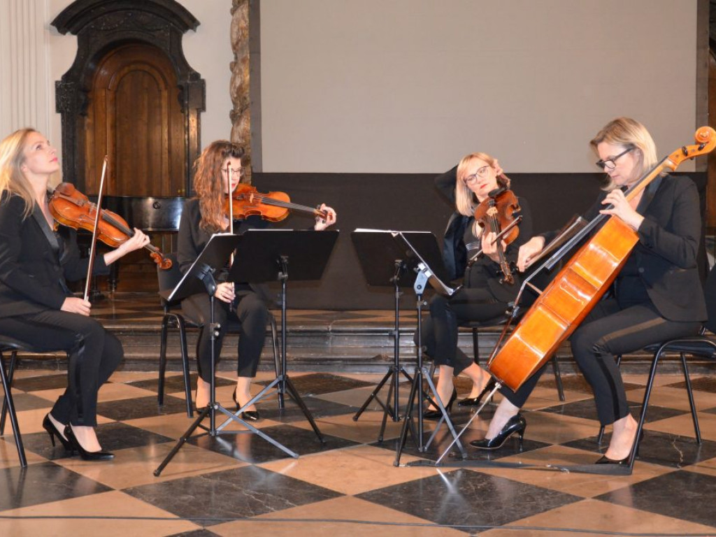 Koncert i malowanie piaskiem zwycięzczyni Mam talent!