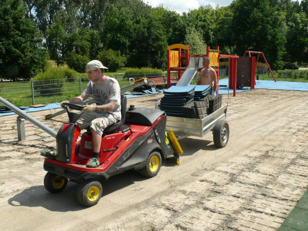 Zamknięto plac zabaw dla starszych dzieci na Błoniach