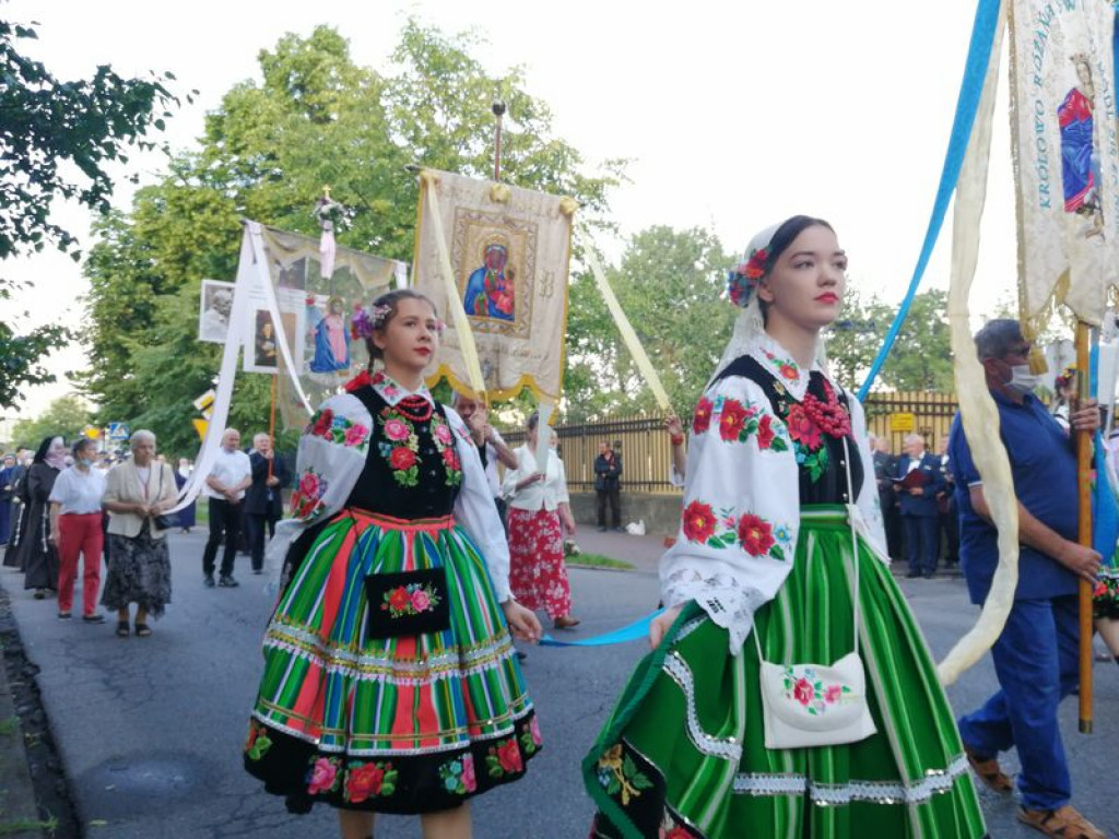 Procesja przeszła Alejami Sienkiewicza FILM i ZDJĘCIA
