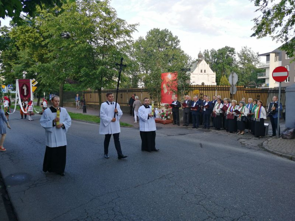 Procesja przeszła Alejami Sienkiewicza FILM i ZDJĘCIA