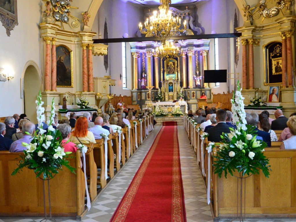 Rozpoczęły się Pierwsze Komunie Święte (zdjęcia)
