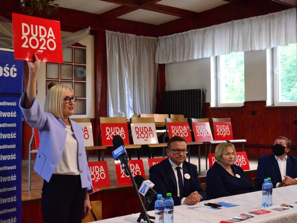Spotkanie z europosłanką w Głownie. Uczestnicy skandowali 