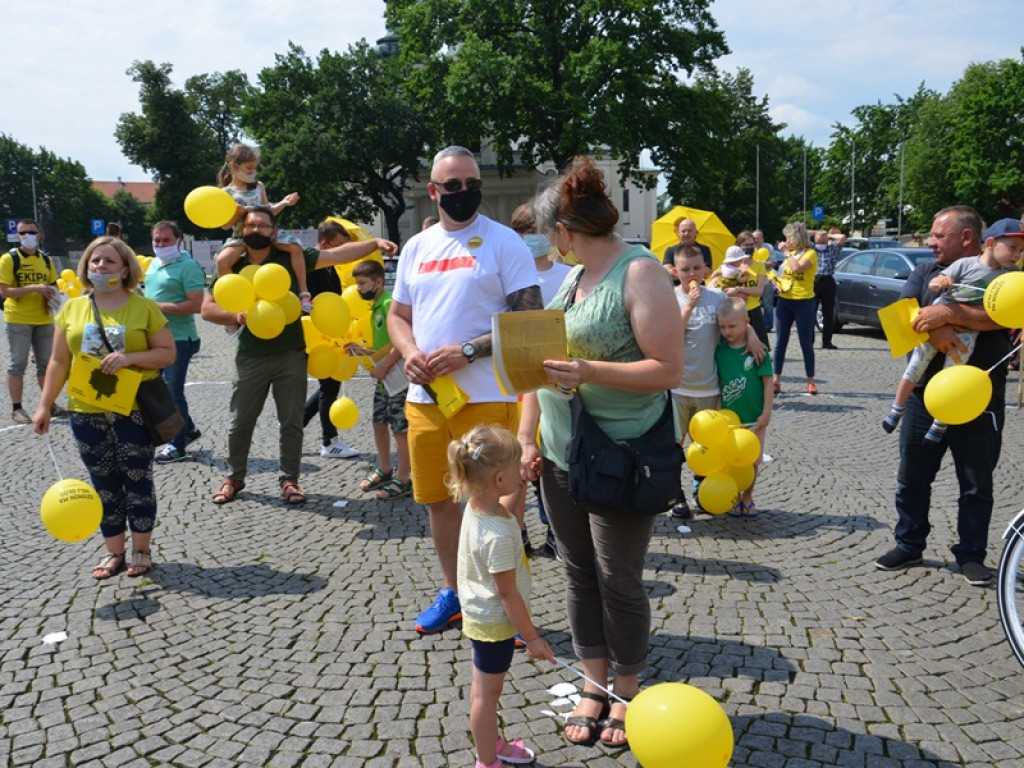 Flash mob ekipy Szymona na Starym Rynku