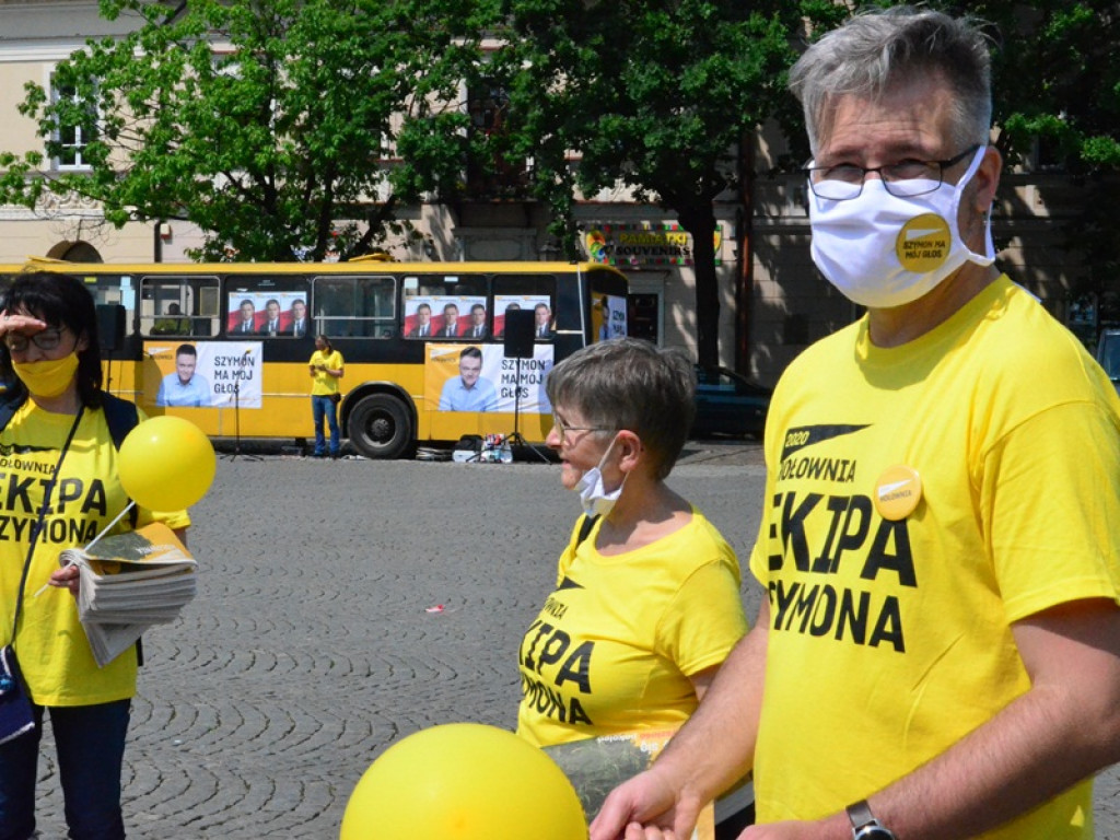 Flash mob ekipy Szymona na Starym Rynku