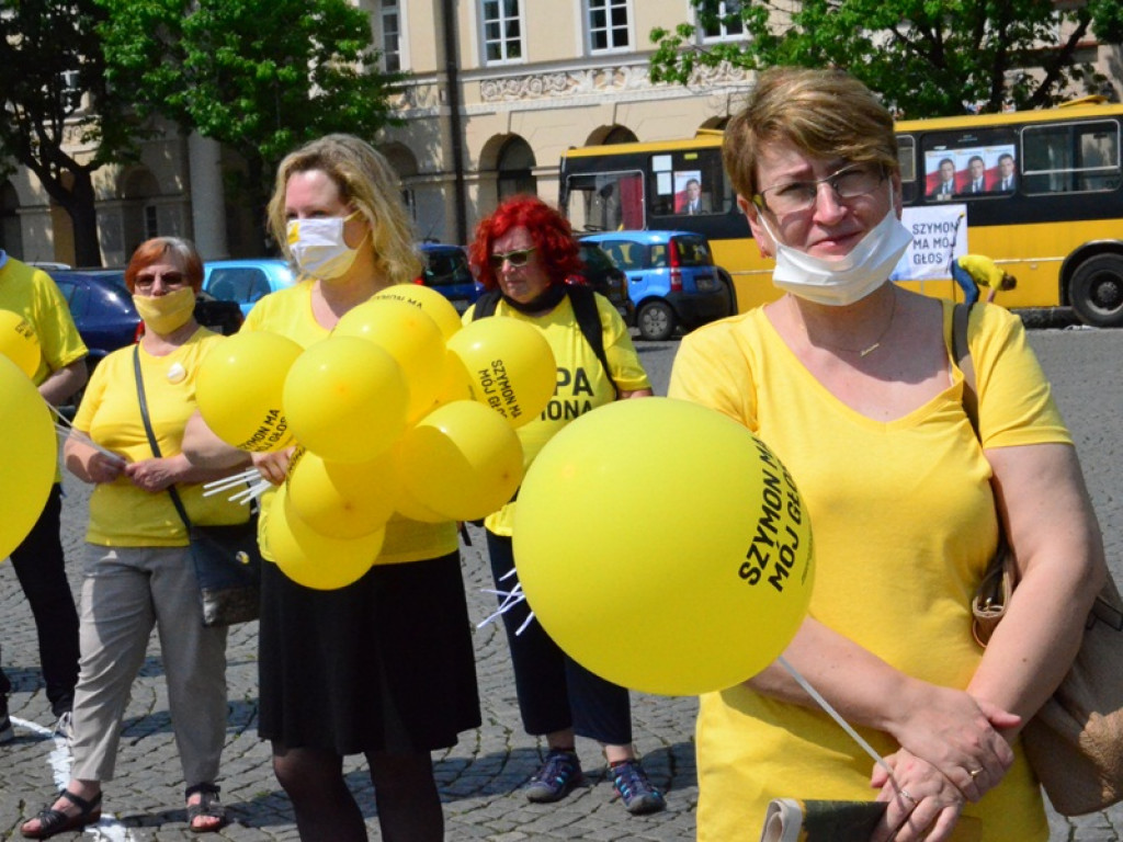 Flash mob ekipy Szymona na Starym Rynku