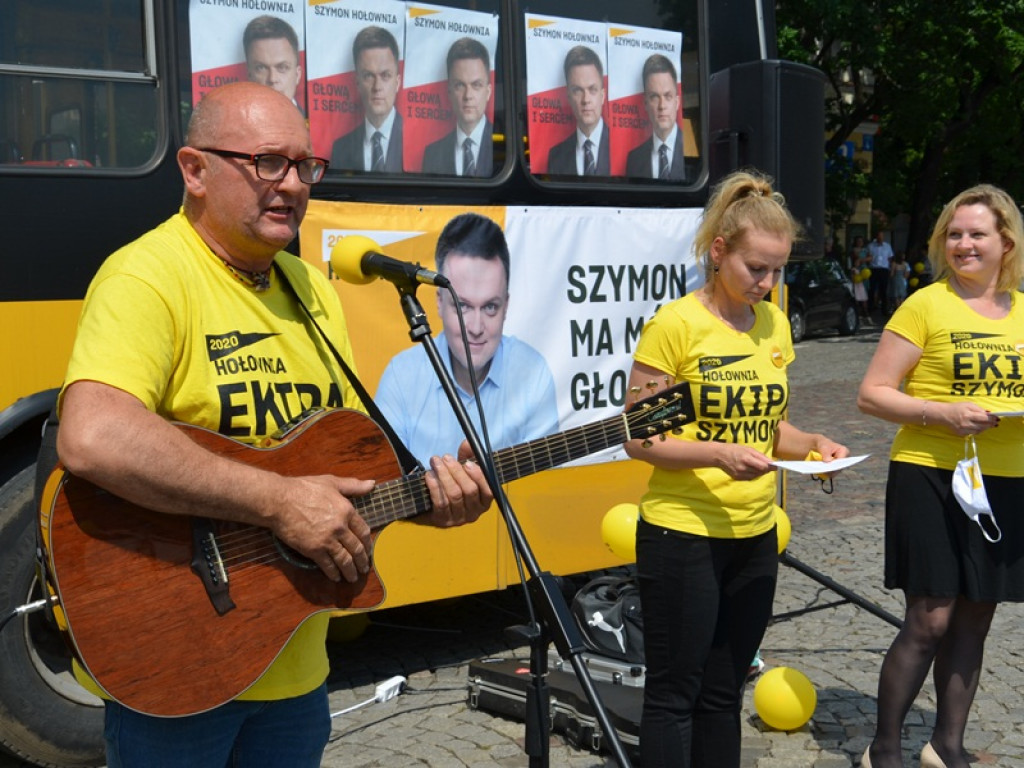 Flash mob ekipy Szymona na Starym Rynku