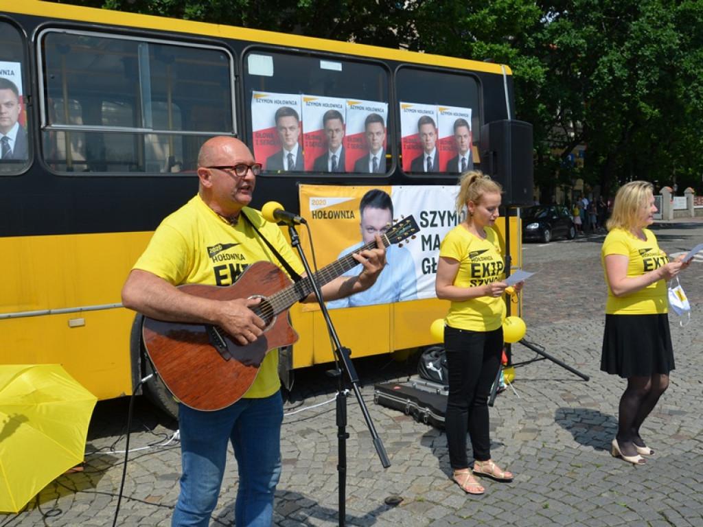Flash mob ekipy Szymona na Starym Rynku
