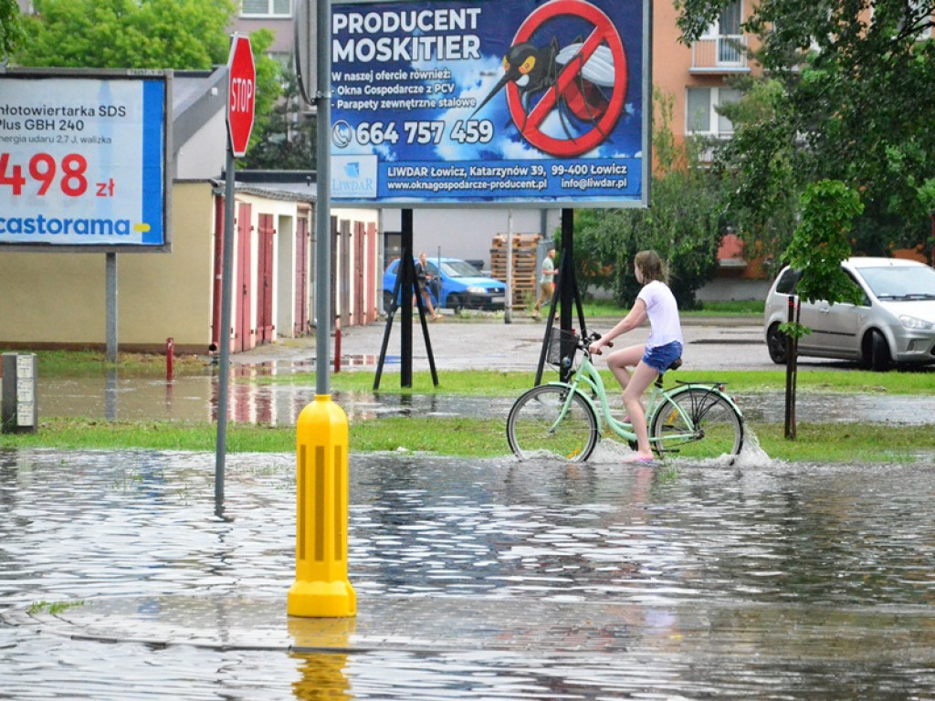 Strażacy ponownie walczą z wodą