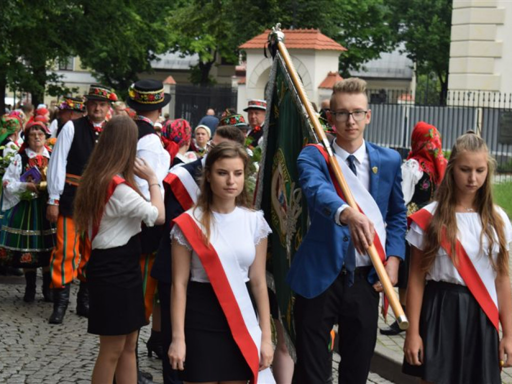 Rodzina, bliscy, przyjaciele i uczniowie żegnają Stanisława Wielca