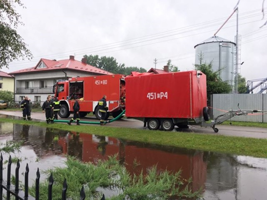 Mysłaków i Bobrowniki zalane. Wójt mówi: 