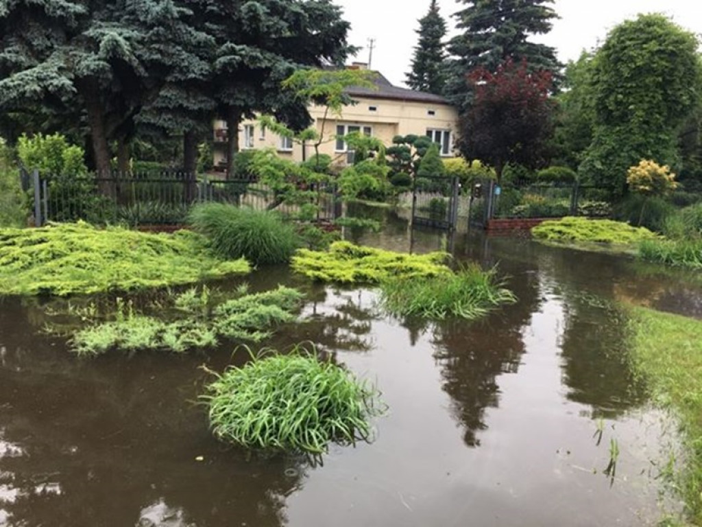 Mysłaków i Bobrowniki zalane. Wójt mówi: 