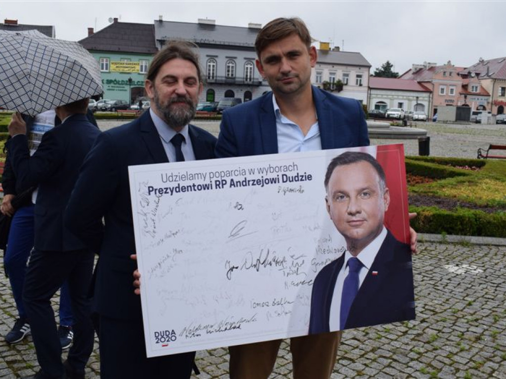 Łowicki komitet prezydenta Dudy mówi o 