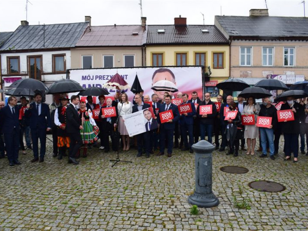 Łowicki komitet prezydenta Dudy mówi o 