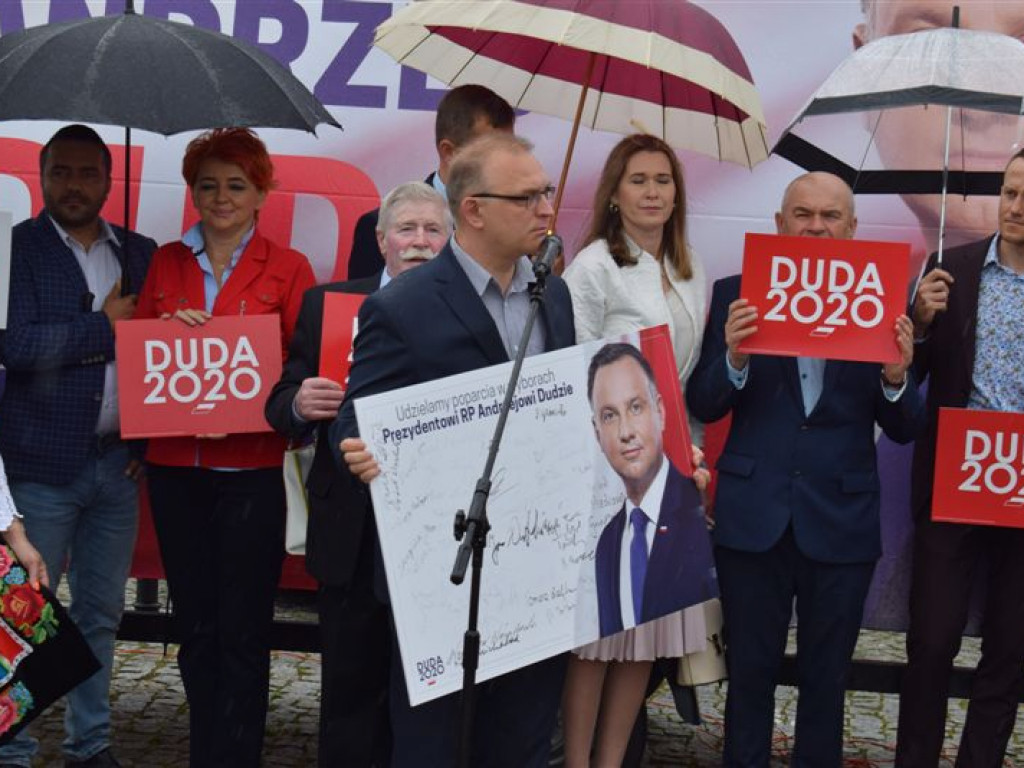 Łowicki komitet prezydenta Dudy mówi o 