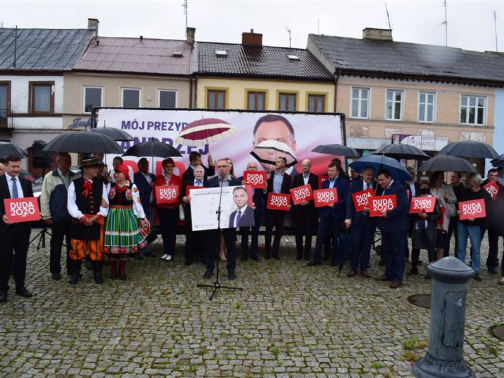 Łowicki komitet prezydenta Dudy mówi o 