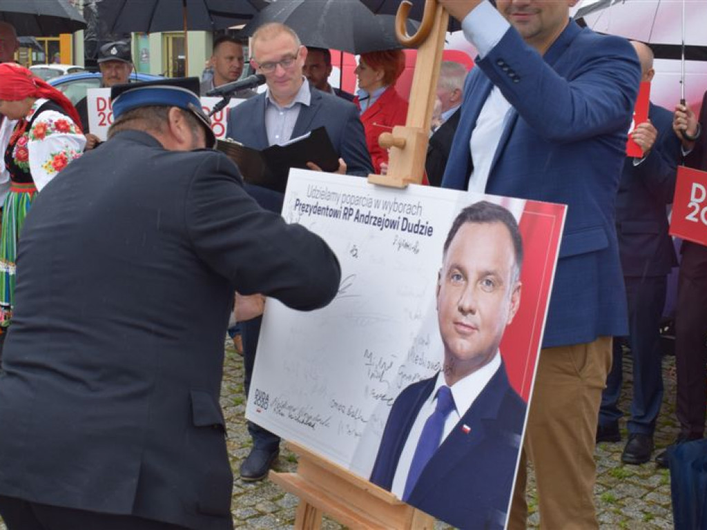 Łowicki komitet prezydenta Dudy mówi o 