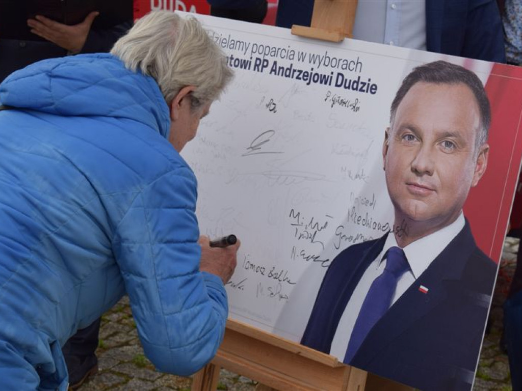 Łowicki komitet prezydenta Dudy mówi o 