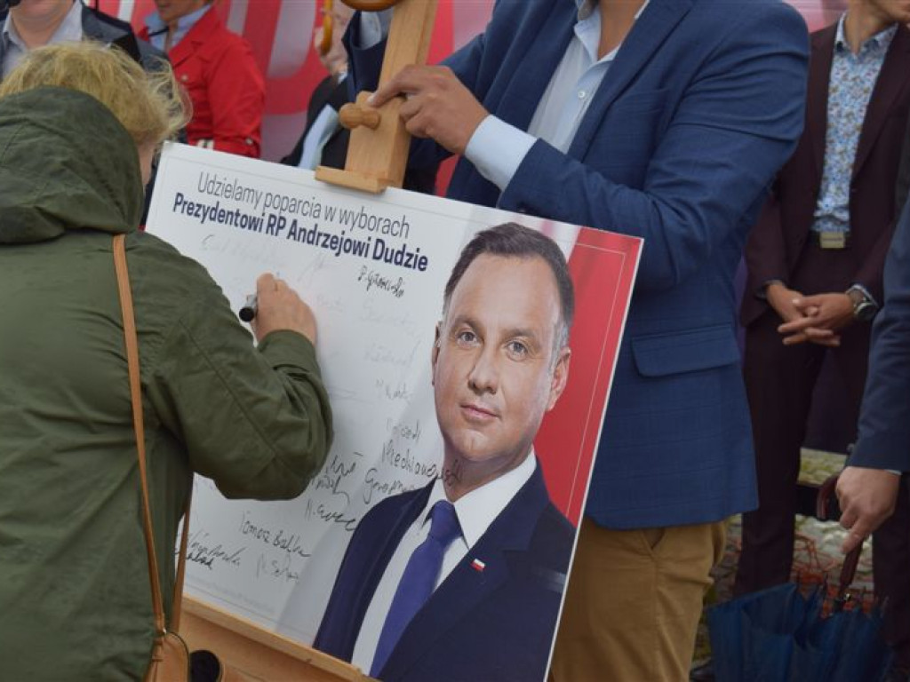 Łowicki komitet prezydenta Dudy mówi o 