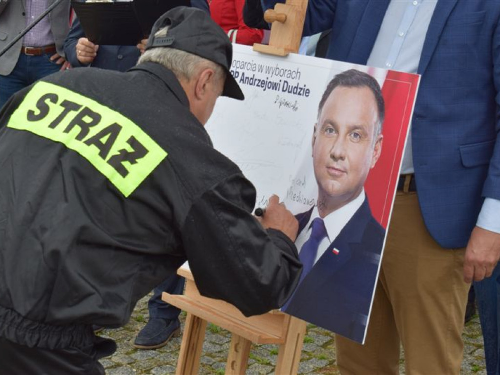 Łowicki komitet prezydenta Dudy mówi o 