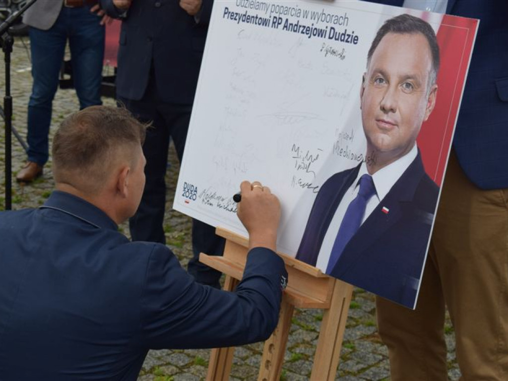 Łowicki komitet prezydenta Dudy mówi o 