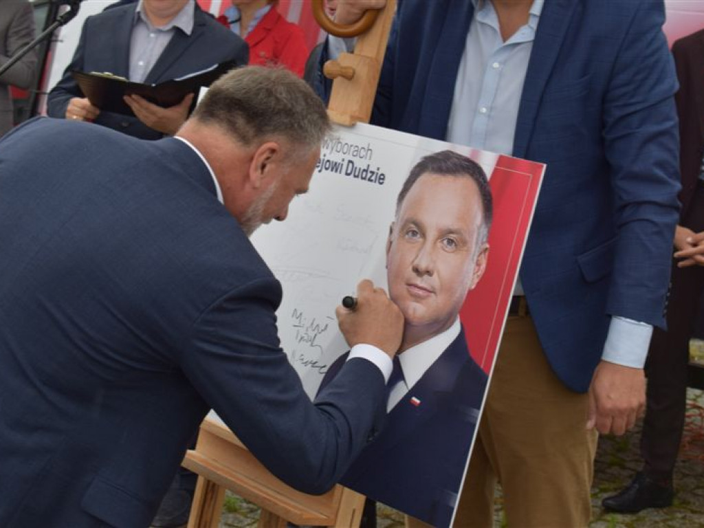 Łowicki komitet prezydenta Dudy mówi o 