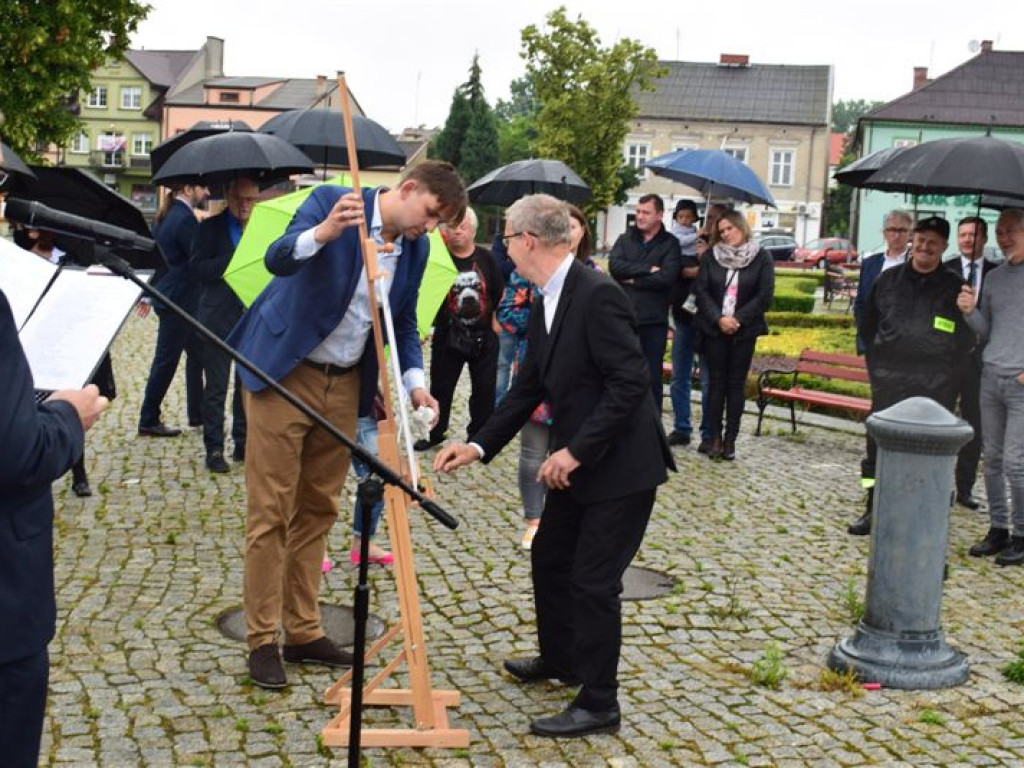 Łowicki komitet prezydenta Dudy mówi o 