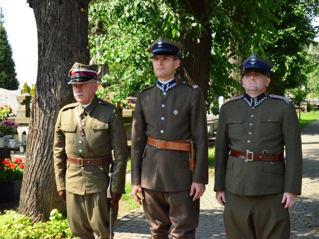 Dziesiątacy symbolicznie uczcili Święto Pułkowe