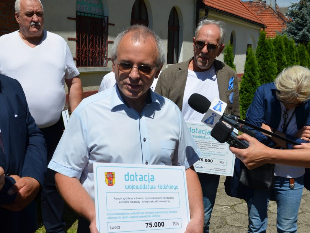 Po 75 tysięcy złotych dla Galerii Browarna i na spichlerz na Blichu