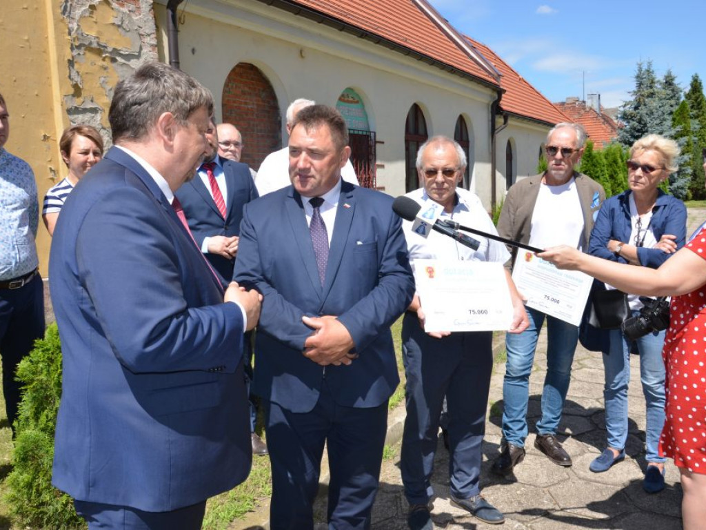 Po 75 tysięcy złotych dla Galerii Browarna i na spichlerz na Blichu