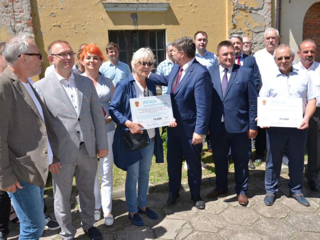 Po 75 tysięcy złotych dla Galerii Browarna i na spichlerz na Blichu