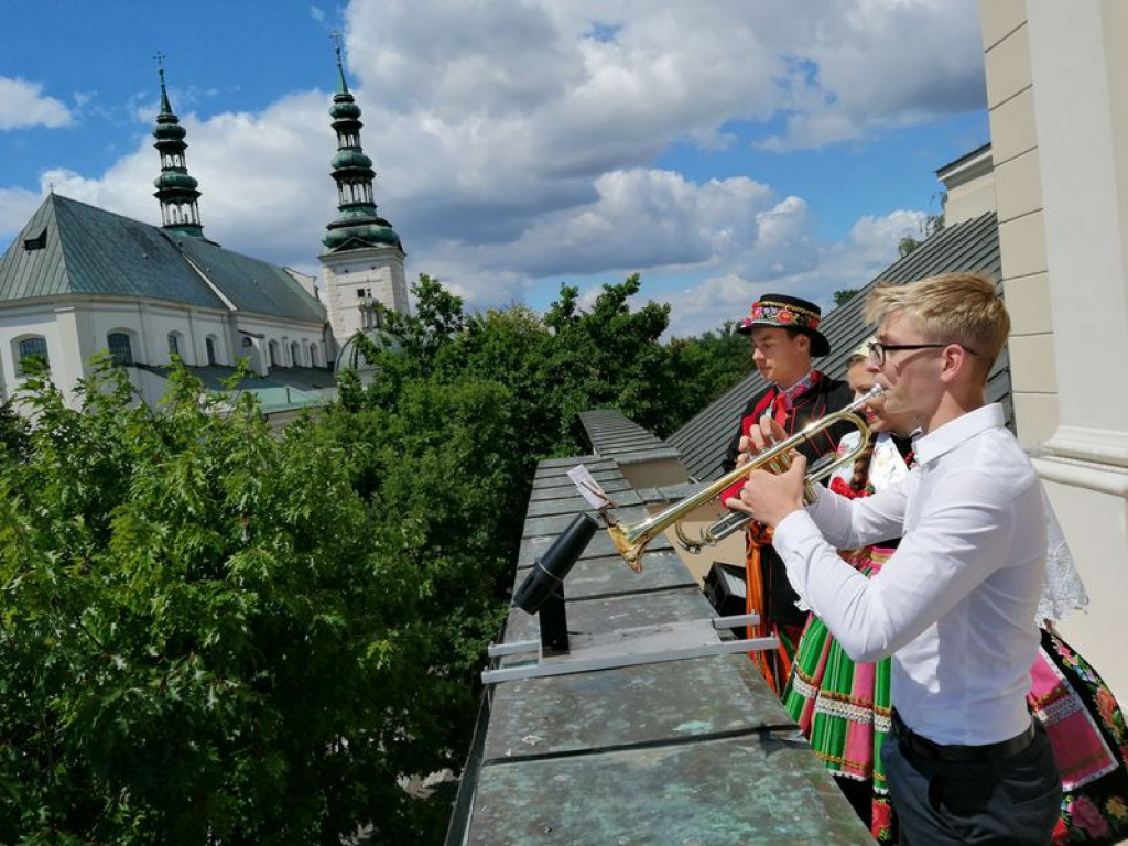 Urodzinowy hejnał odegrany