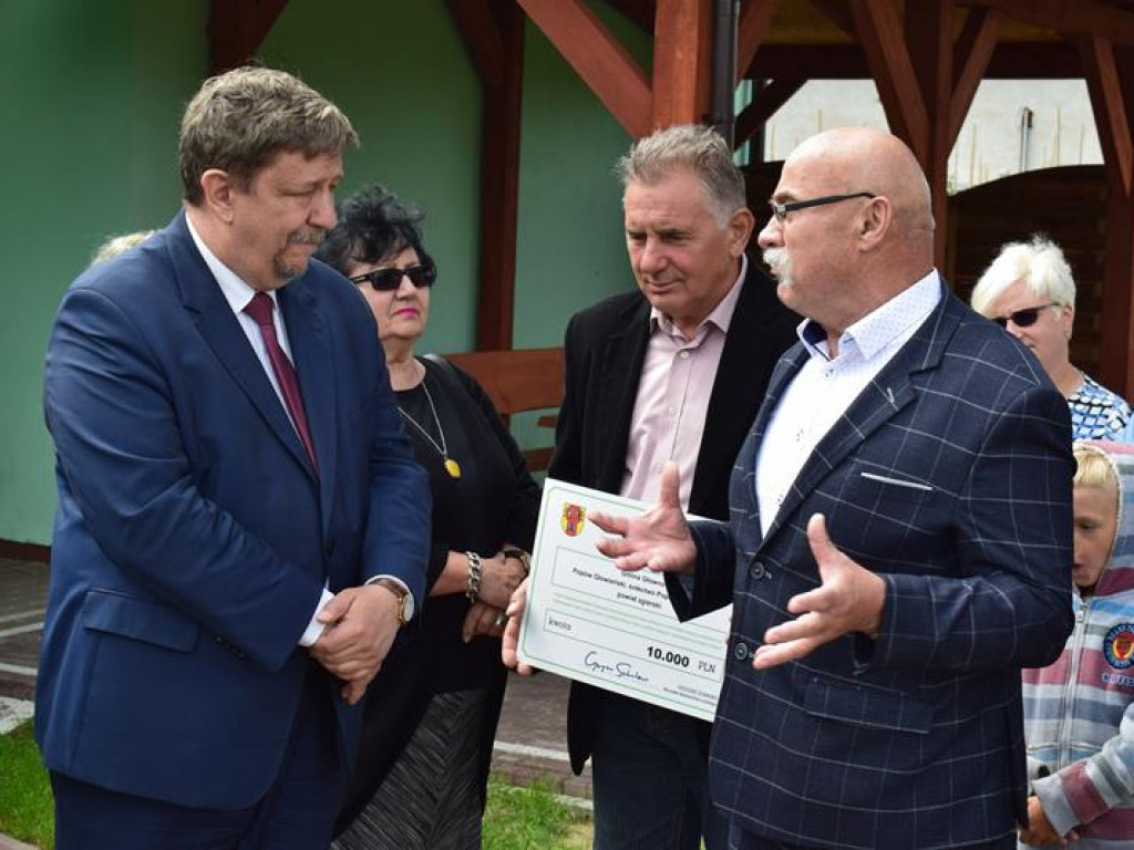 Marszałek w Kadzielinie. Dla kogo granty?