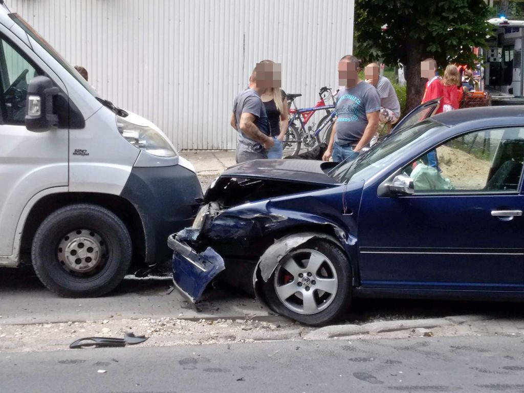 Taksówkarz wymusił pierwszeństwo